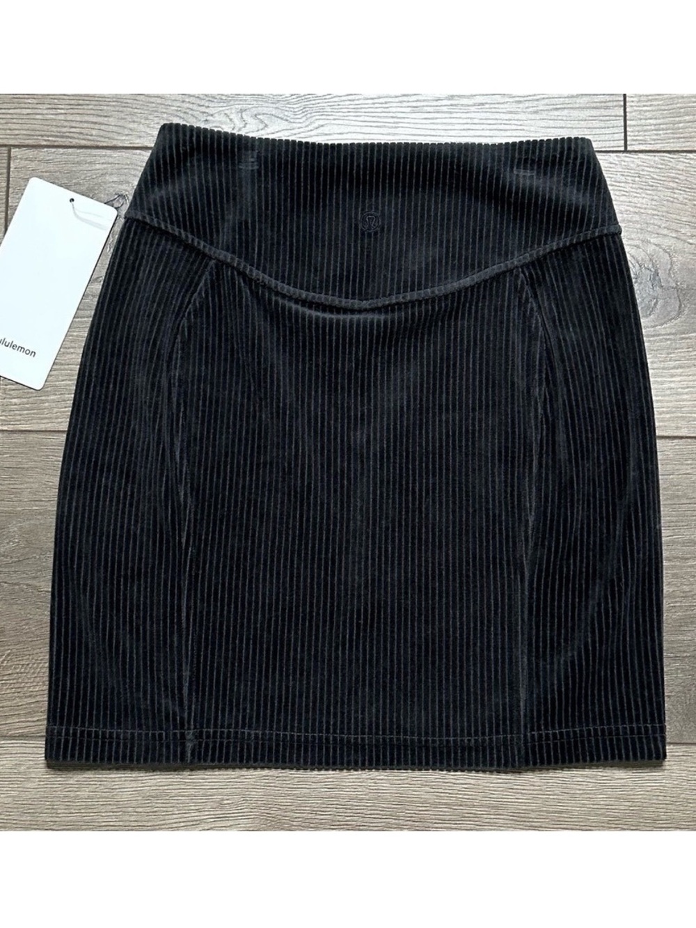 Lululemon Scuba High Rise Mini Skirt Velvet Cord Dark Gray Size‎ 0